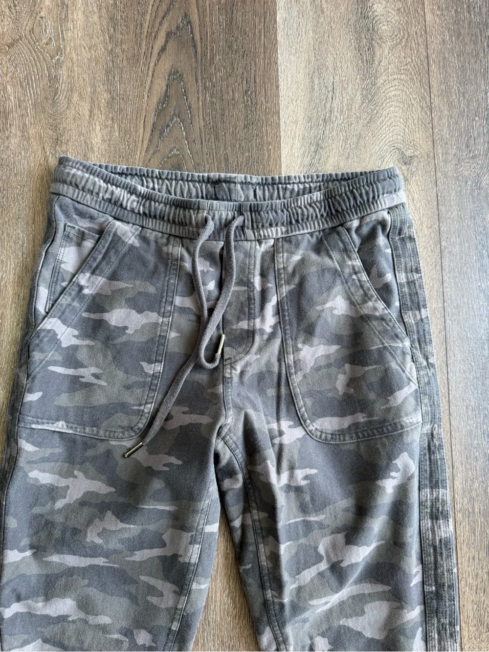Athleta Camo Farallon Jogger Sweatpants Size 6